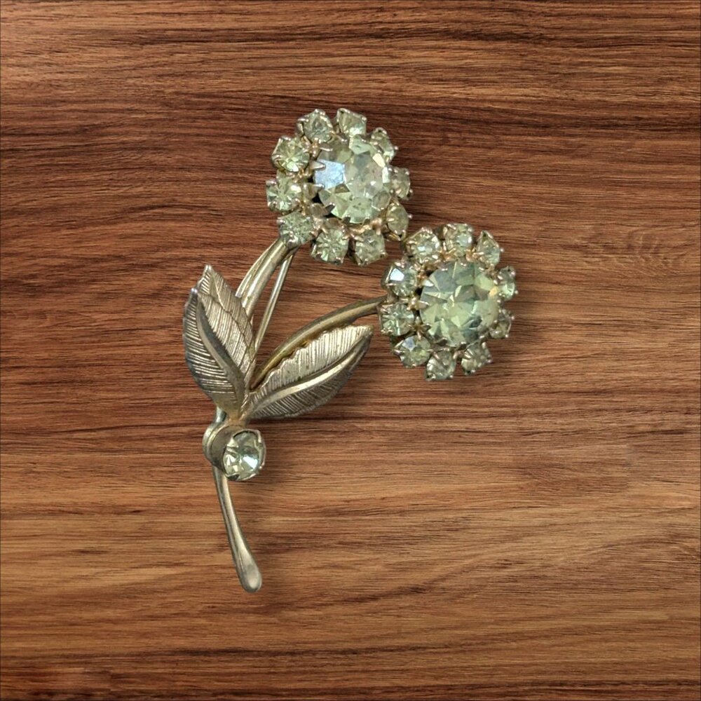 Vintage‎ Jonquil Rhinestone Floral Brooch Gold Tone 2" Sparkling Pin  Jewelry